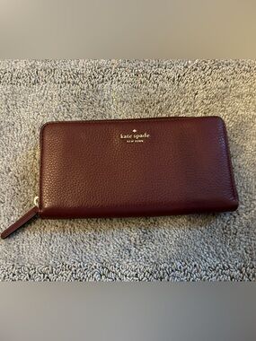 Kate Spade Leather Zip Wallet